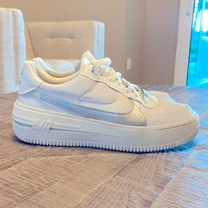 LIKE NEW- Nike Air Force 1s - Womens size 9.5